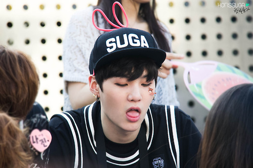Suga-fantaken-photos-suga-bts-34969632-500-333